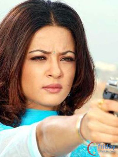 Surveen Chawla Photo
