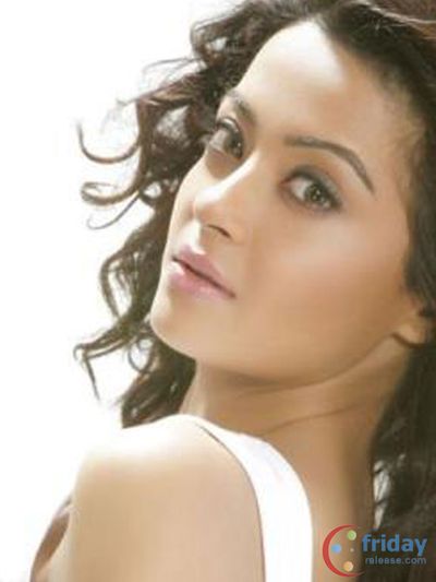 Surveen Chawla Photo
