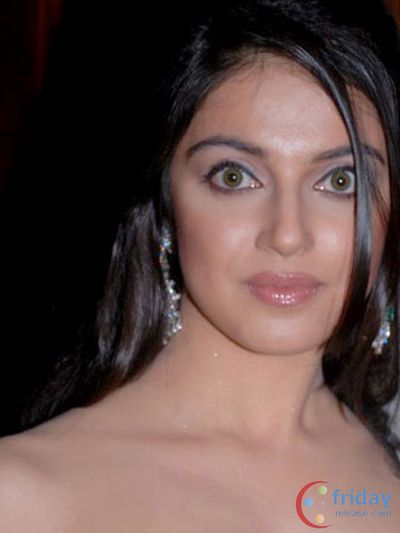 Divya Khosla Kumar Photo