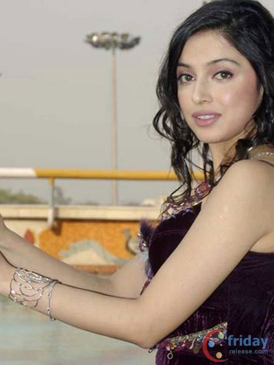 Divya Khosla Kumar Photo
