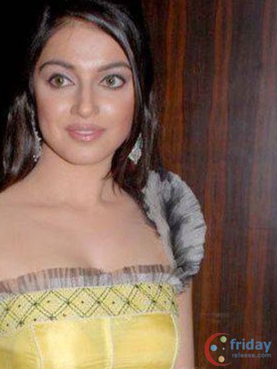 Divya Khosla Kumar Photo