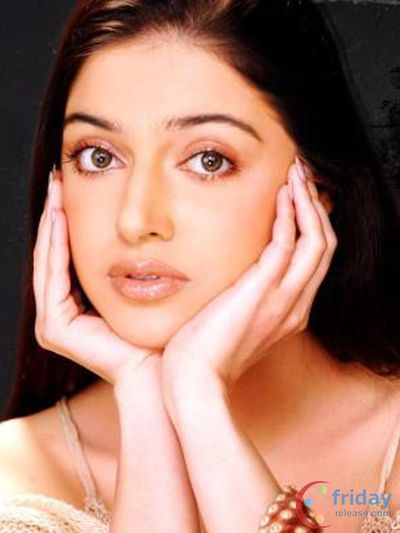 Divya Khosla Kumar Photo