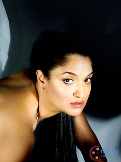 Sandhya Mridul Photo