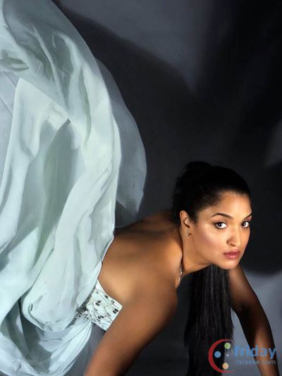 Sandhya Mridul Photo