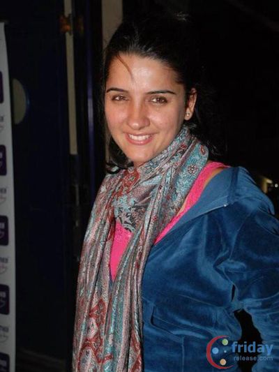 Shruti Seth Photo