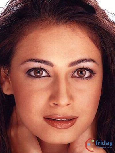 Dia Mirza Photo