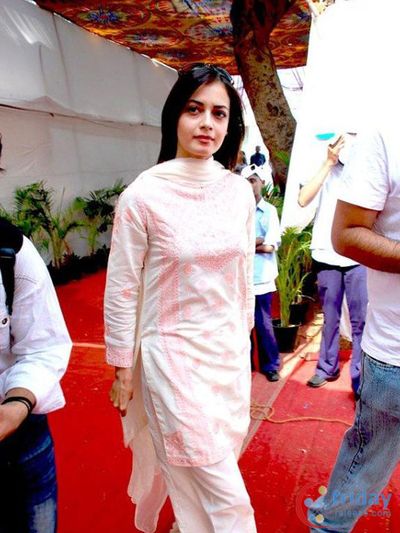 Dia Mirza Photo