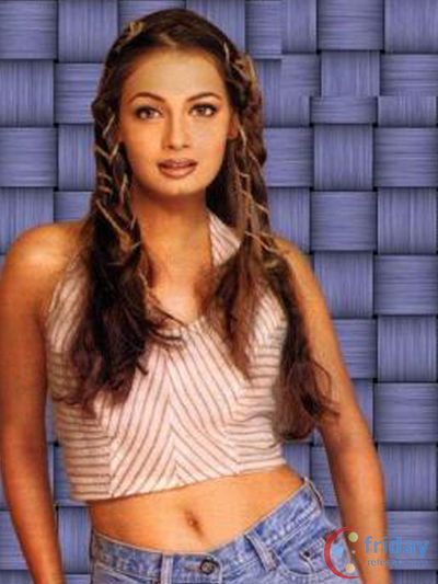 Dia Mirza Photo