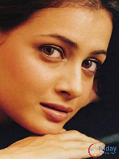 Dia Mirza Photo