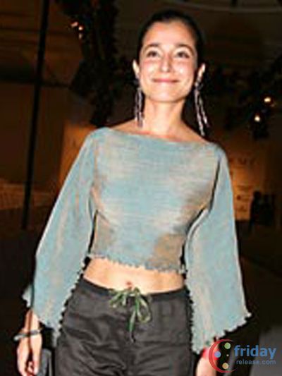 Simone Singh Photo