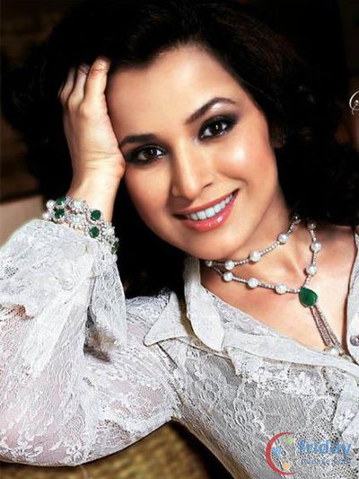 Simone Singh Photo