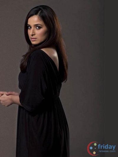 Simone Singh Photo