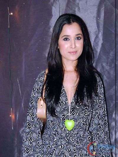 Simone Singh Photo