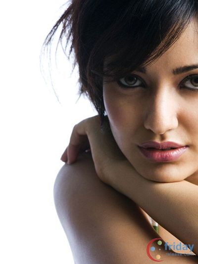 Neha Sharma Photo