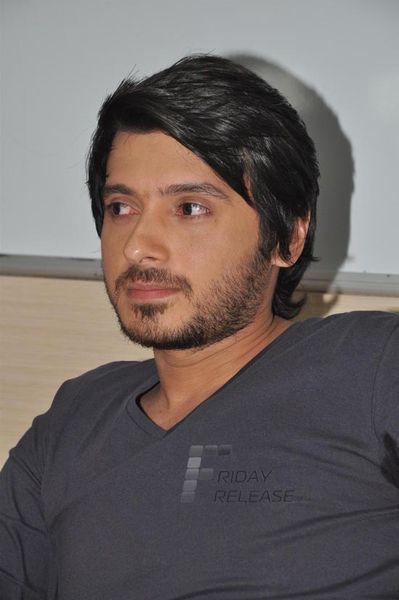Divyendu Sharma Photo