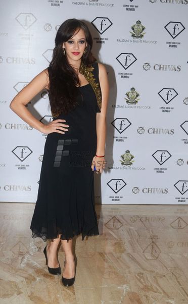 Hazel Keech Photo
