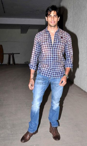 Siddharth Malhotra Photo