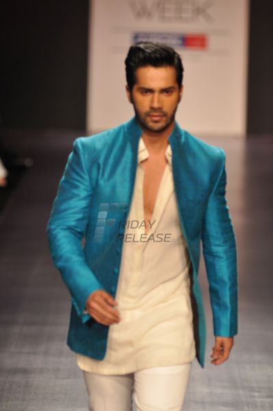 Varun Dhawan Photo