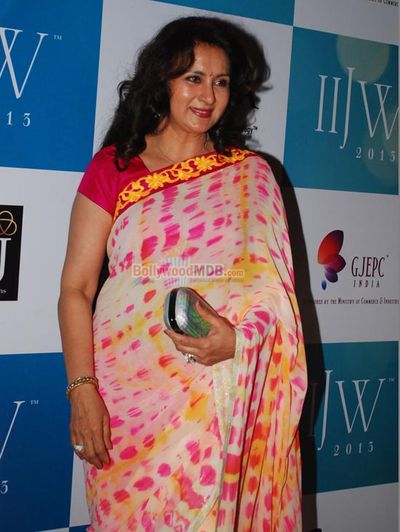 Poonam Dhillon Photo