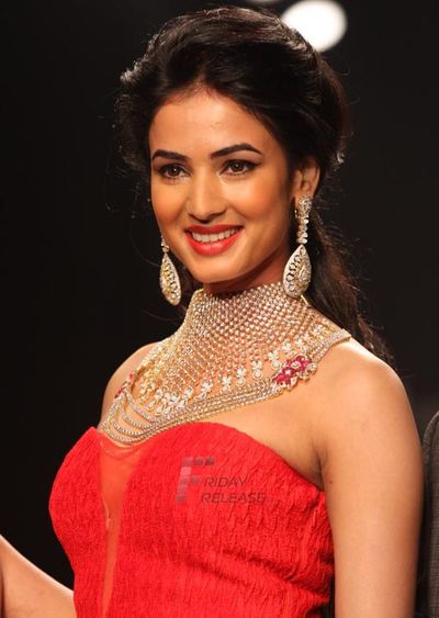 Sonal Chauhan Photo