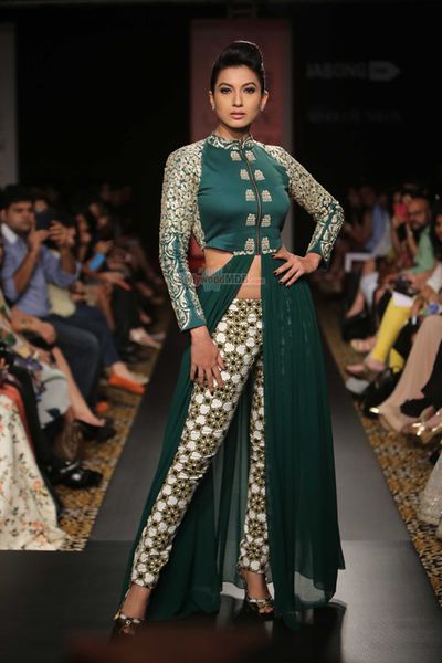 Gauhar Khan Photo