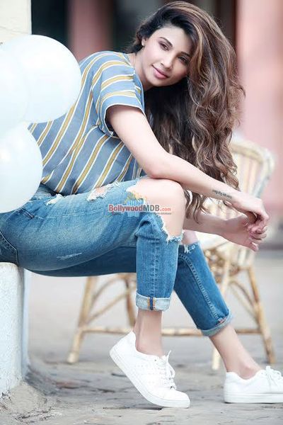 Daisy Shah Photo
