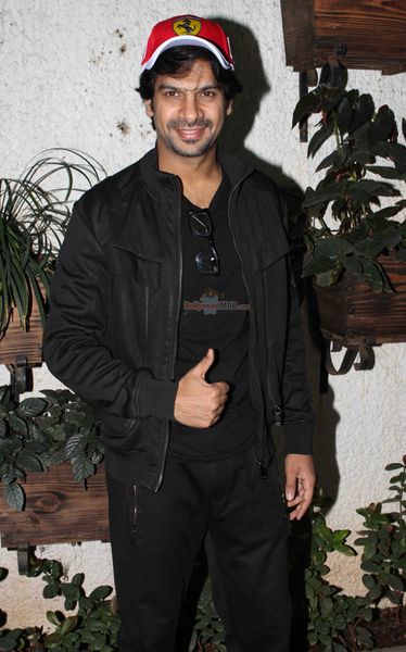 Karan Mehra Photo