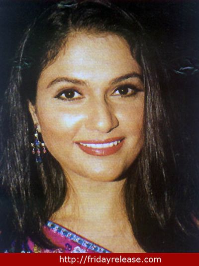 Gracy Singh Photo