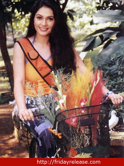 Gracy Singh Photo