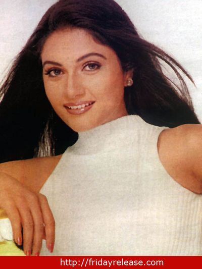Gracy Singh Photo