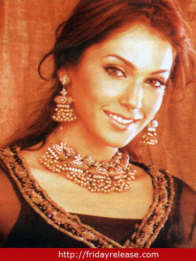 Isha Koppikar Photo