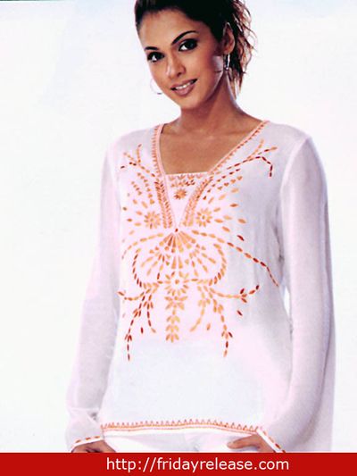 Isha Koppikar Photo