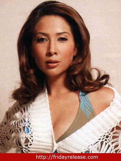 Kim Sharma Photo
