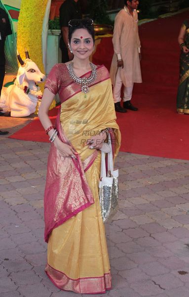 Madhoo Photo