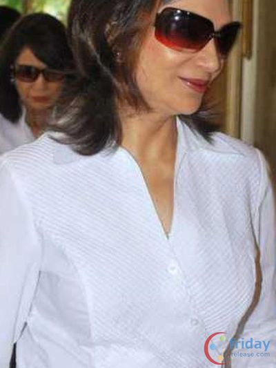 Simi Garewal Photo