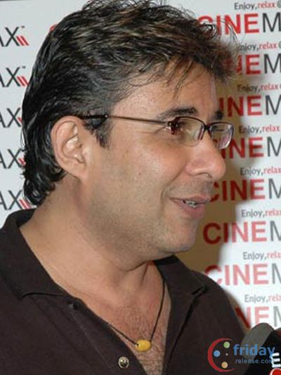 Deepak Tijori Photo