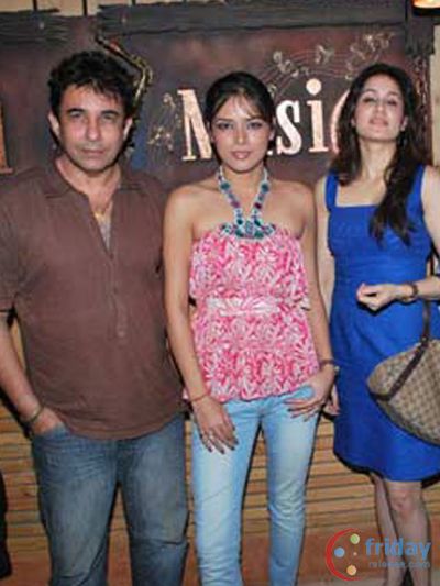 Deepak Tijori Photo