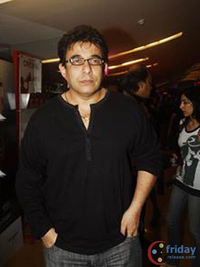 Deepak Tijori Photo