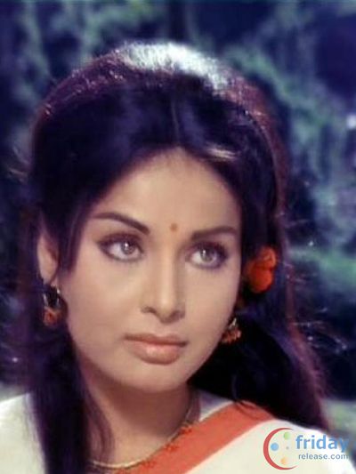 Rakhee Photo