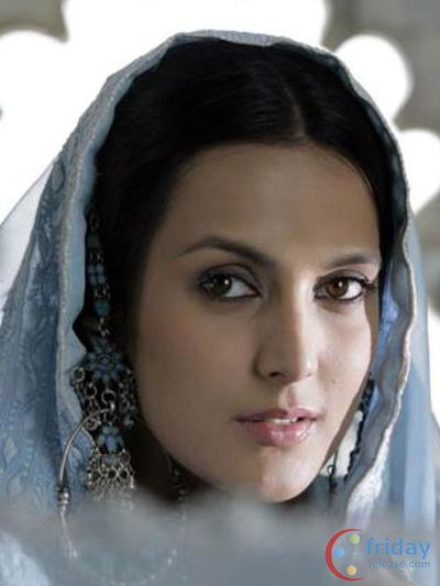 Tulip Joshi Photo
