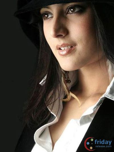Tulip Joshi Photo