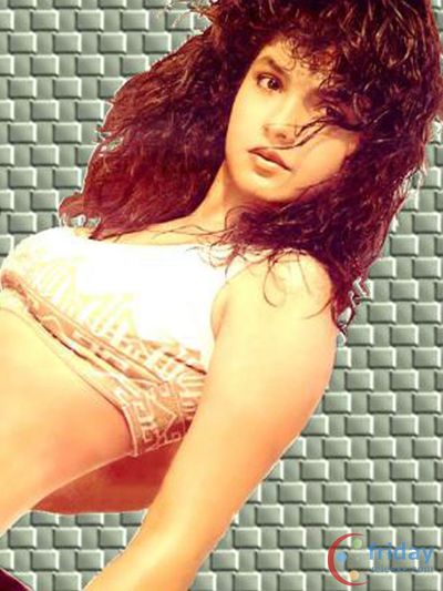 Pooja Bhatt Photo