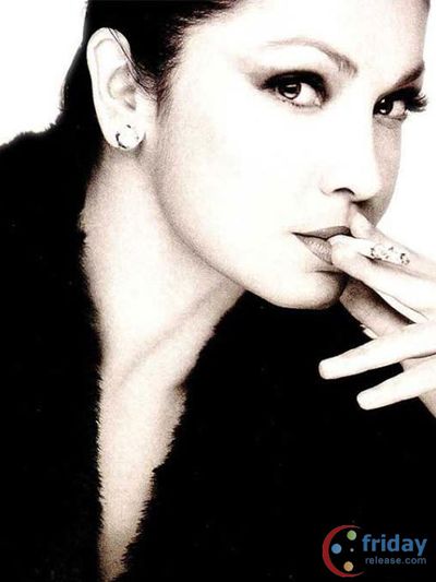 Pooja Bhatt Photo