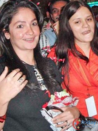 Pooja Bhatt Photo