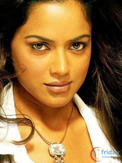 Sameera Reddy Photo