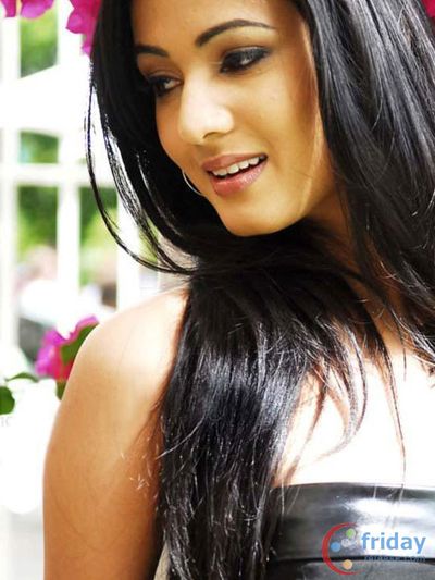 Sonal Chauhan Photo
