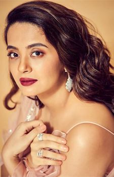 Surveen Chawla