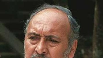 Bollywood has defamed women: Victor Banerjee