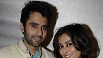 Jackky Bhagnani And Nidhi Subbaiah Get Very Friendly In Goa.