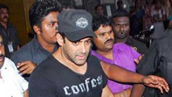 Mehboob Studio Security Beefed Up On 'Dabangg 2' Sets Due To Trespass Incident